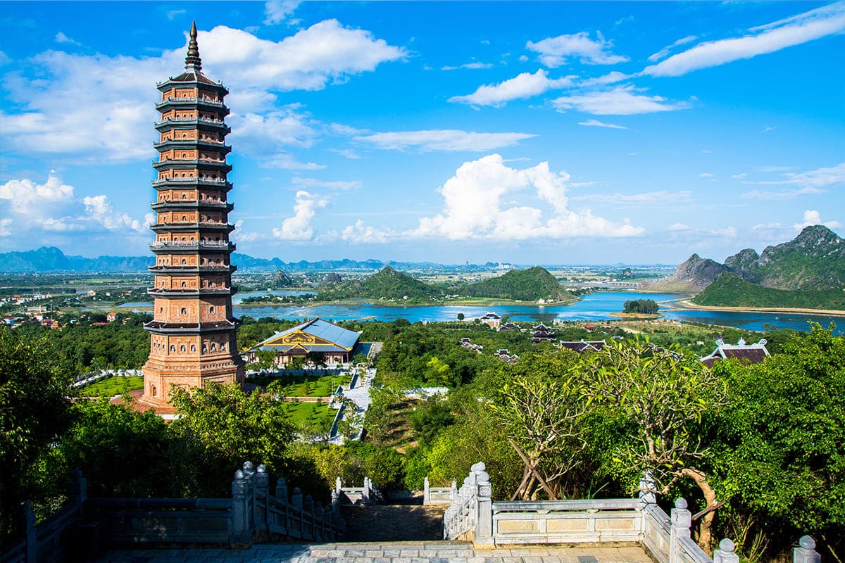 bai-dinh-pagoda-climbing-trang-an-tam-coc-boat bai-dinh-pagoda-climbing-trang-an-tam-coc-boat